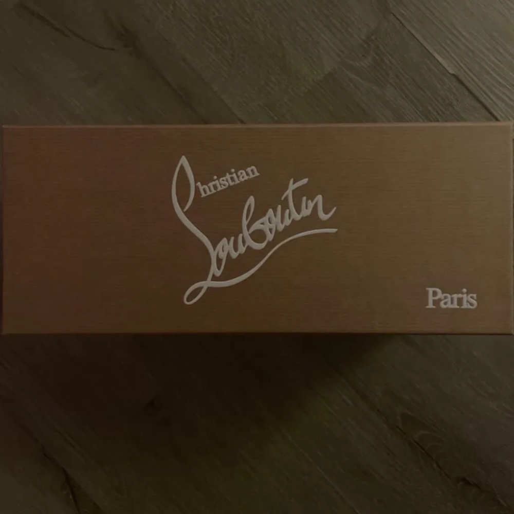 BRAND NEW! NEVER WORN!Christian Louboutin Womens Donna Loubi Flip Flop Sandals.